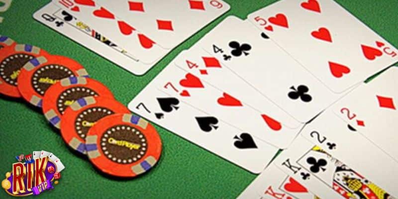 Cách chơi Mậu Binh trực tuyến từ A-Z tại cổng game bài rikvip
